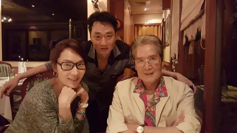 16年前曾換肝...76歲石英驚爆罹患肺炎「挺過鬼門關」! 他有感而發:「有了健康才是對家人負責!」