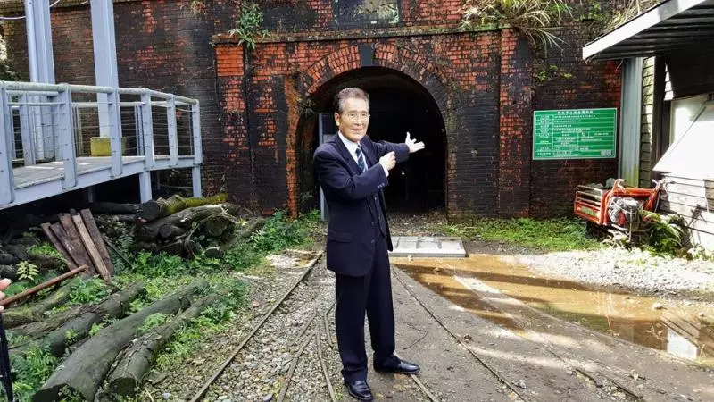 16年前曾換肝...76歲石英驚爆罹患肺炎「挺過鬼門關」! 他有感而發:「有了健康才是對家人負責!」