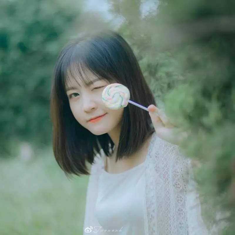 正妹女大生「靠一張絕美上課照」迅速竄紅!一抬頭「白皙仙女級臉蛋」網友又暴動:國民初戀❤