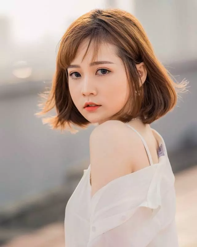 正妹女大生「靠一張絕美上課照」迅速竄紅!一抬頭「白皙仙女級臉蛋」網友又暴動:國民初戀❤