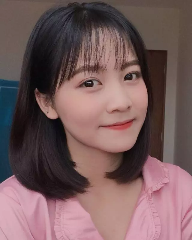 正妹女大生「靠一張絕美上課照」迅速竄紅!一抬頭「白皙仙女級臉蛋」網友又暴動:國民初戀❤