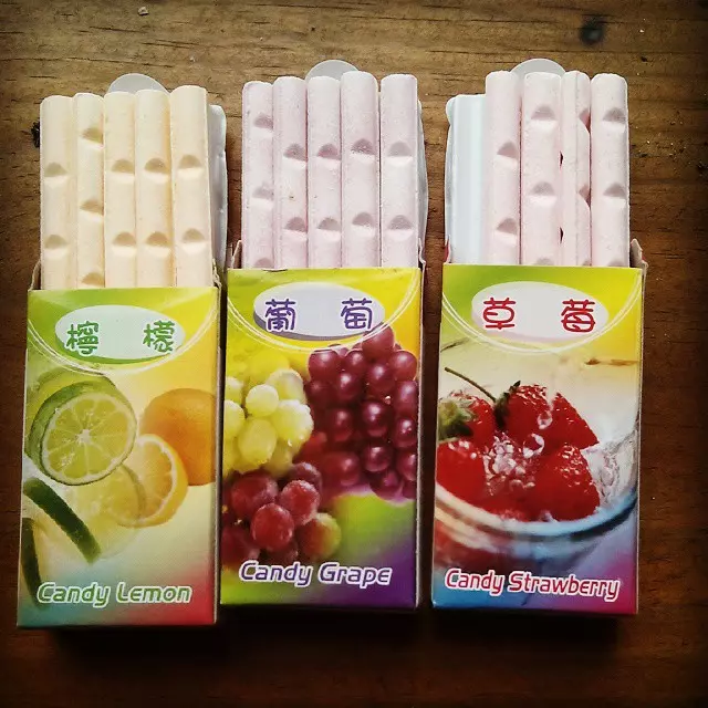 吃過代表你不年輕了!12個「九年級生不會懂」的懷舊零食 口紅糖超潮「#6 一定要折一半分好朋友」!