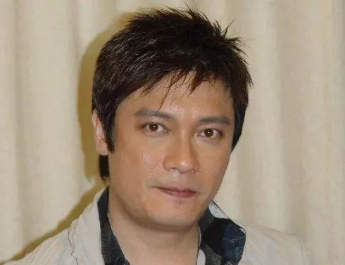  用10年的時間塑造一個一哥，前妻生兒子，現任生女兒，人生足矣 !