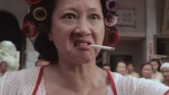 「包租婆」說她年輕時是校花,本以為開玩笑,看到照片後,我信了