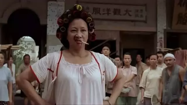 「包租婆」說她年輕時是校花,本以為開玩笑,看到照片後,我信了