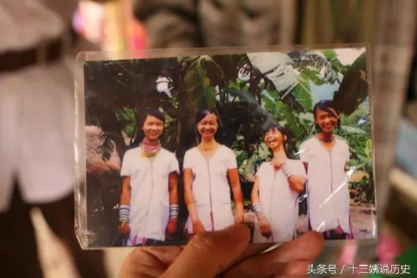 實拍泰國「長頸族」女人:銅環一生只能摘下三次,取下後情景讓人落淚!
