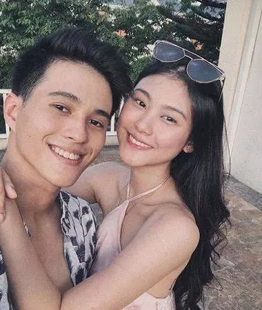 男友溺水身亡1年多 華裔痴情女曬照假裝他還在 !
