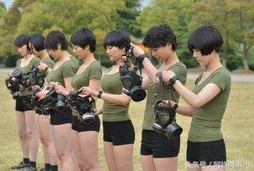 演員拍戲時的下半身是什麼狀態?看了不要笑