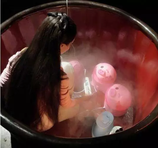 演員拍戲時的下半身是什麼狀態?看了不要笑