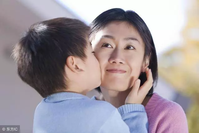 我生了兒子,老公和我離了婚,如今前夫想認親,兒子說你不配