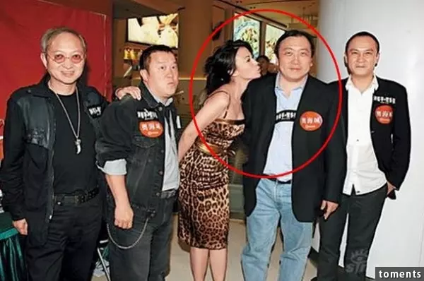 她曾是鐘楚紅接班人!卻下海拍片三點露盡!還和黃秋生假戲真作!如今….!
