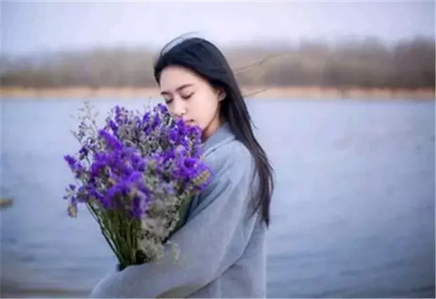 和前妻離婚一年後,再次見到她,讓我追悔莫及