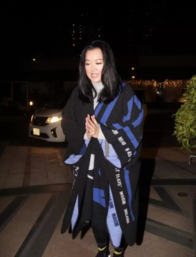 神隱7年!史上身材最好港姐李珊珊首度現身,為慈善分享患病經歷幾度哽咽!