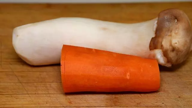 杏鮑菇新做法,又香又入味,口感比肉好,每次做兩盤都不夠吃