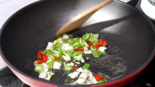 杏鮑菇新做法,又香又入味,口感比肉好,每次做兩盤都不夠吃