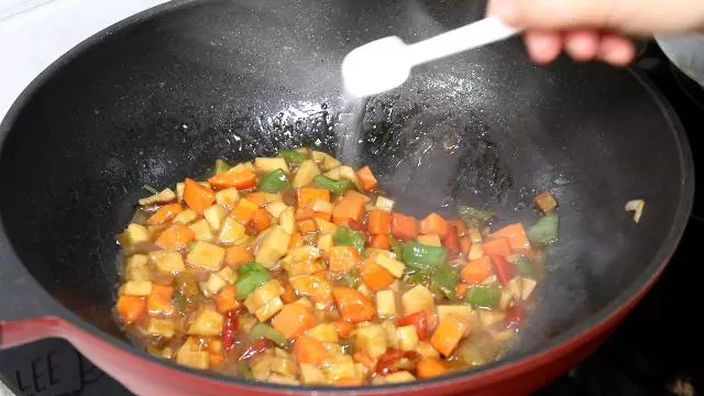 杏鮑菇新做法,又香又入味,口感比肉好,每次做兩盤都不夠吃