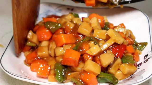 杏鮑菇新做法,又香又入味,口感比肉好,每次做兩盤都不夠吃