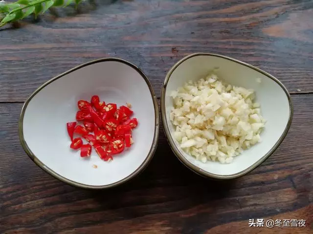 你蒸的大蝦沒別人做得好看,七扭八歪,你只是比別人少做了這一步