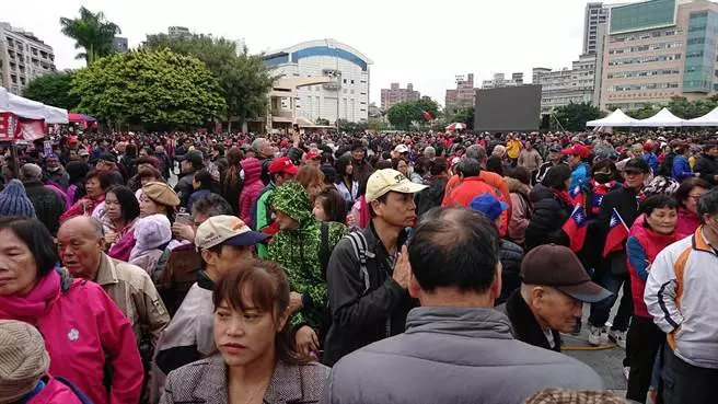 韓流到哪人潮就到哪!三重市前街已現3千人潮