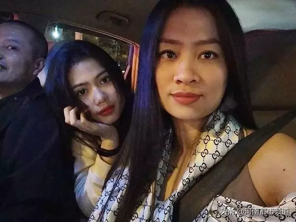 繼母為女兒征男友,網友看到合照後,卻想要繼母的聯繫方式!