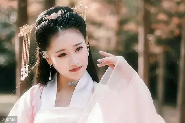 有智慧的母親為女兒打算:出嫁之前把你的錢交給我,別帶去婆家了