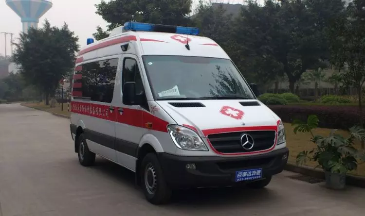 妻子車禍變傻子,俺帶大肚子情人回家,發現門反鎖,撬開後,愣啦