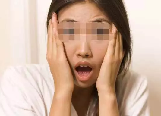 妻子車禍變傻子,俺帶大肚子情人回家,發現門反鎖,撬開後,愣啦