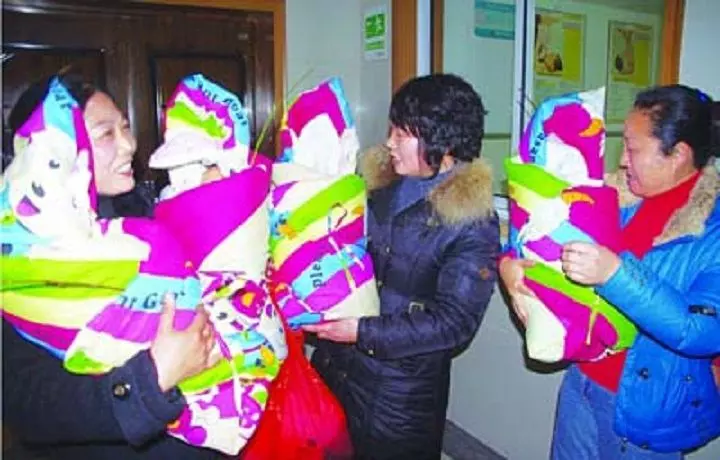 婆婆承諾生兒子給一百萬,生女兒給五十萬,生下孩子婆婆不淡定了