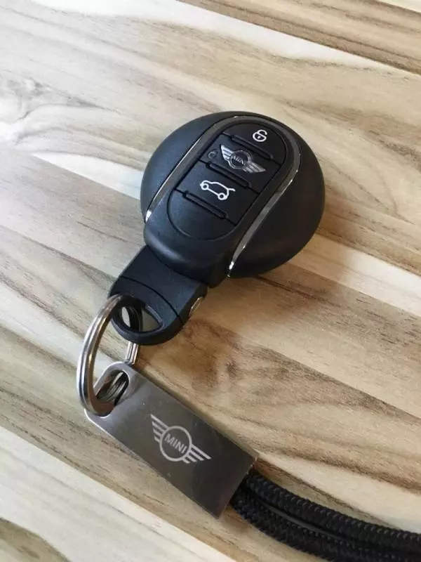 不只傳統手煞車成過去式,這些車內配備也將被取代!