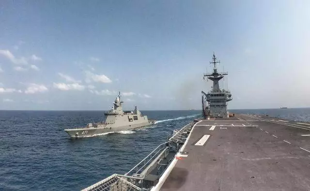 東南亞唯一一艘航母出海了:甲板上空蕩蕩的 一架艦載機都沒有