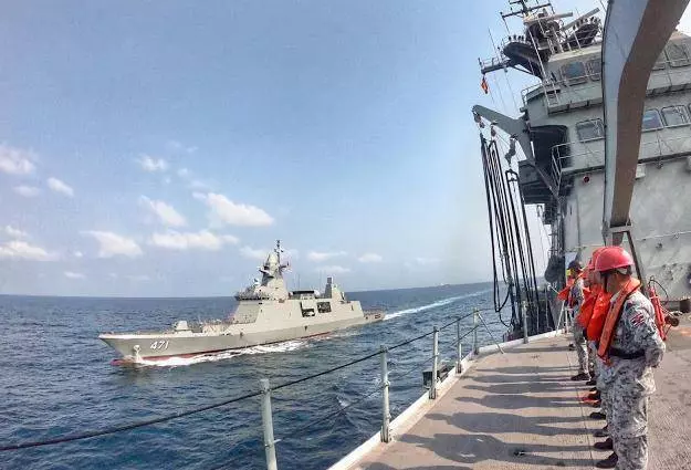 東南亞唯一一艘航母出海了:甲板上空蕩蕩的 一架艦載機都沒有