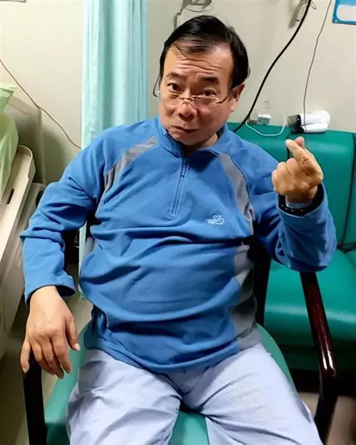 老婆陪著復健!廖峻連爬2層樓「堅持不引退」 比誰都著急「兒子曝狀況大躍進」責無旁貸照顧他