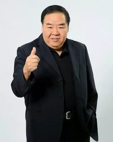 肥貓鄭則仕受糖尿病纏身,日漸消瘦頭髮斑白身體堪憂!