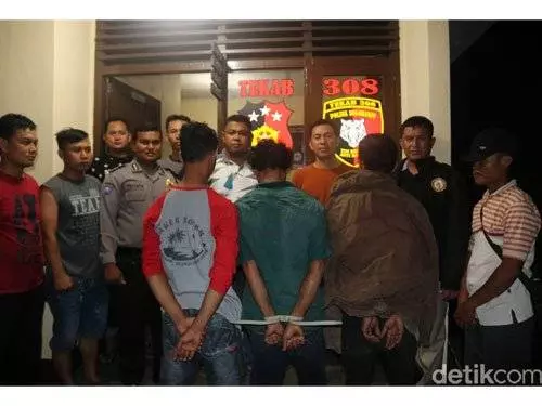親父親哥哥親弟弟 輪姦18歲少女 !