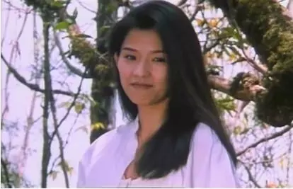 18歲走紅被金城武追求不屑一顧,48歲淒慘單身沒人娶!為餬口竟累到差點失明!