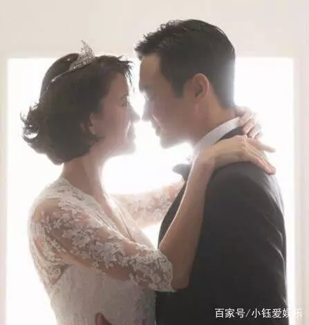張智霖宣布和袁詠儀分手?老婆袁詠儀深夜糾正操碎心