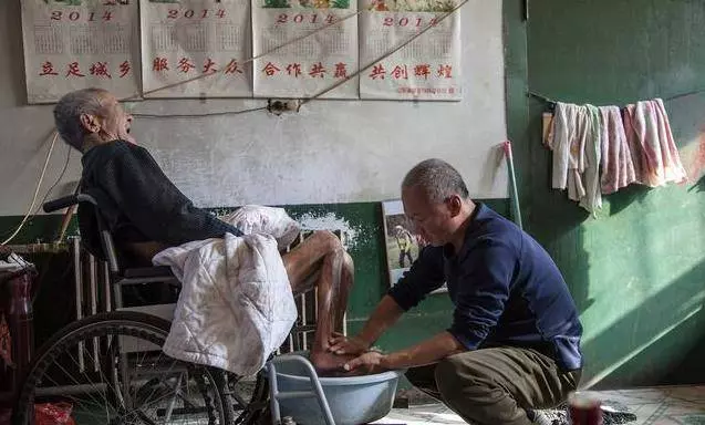 孩子的到來全是因果輪迴,不要求孩子孝順,只教他要如何去愛