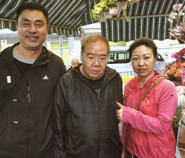 鄭則仕一年暴瘦27斤,虧損1700萬,小14歲嬌妻仍不離不棄