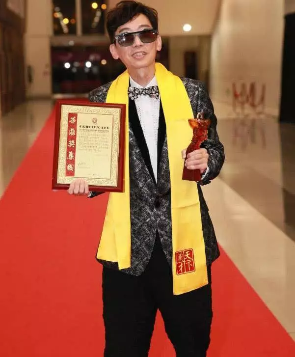 55歲張達明近照曝光,抗癌成功重現年輕!感激周潤發昔日陪慢跑