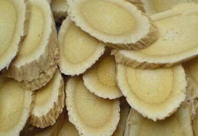 月經量變少怎麼辦? 婦科醫生:常喝3種水、少吃2種肉,幫你養護子宮!