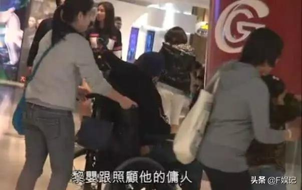 黎姿弟弟從癱瘓中慢慢康復,不但能站立還能手拿冰棒慢慢吃!