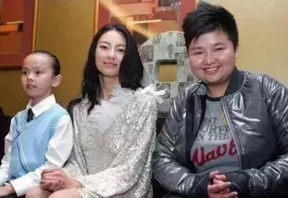 我們都被星爺騙了,這些角色都是反串的,這位居然美過天際