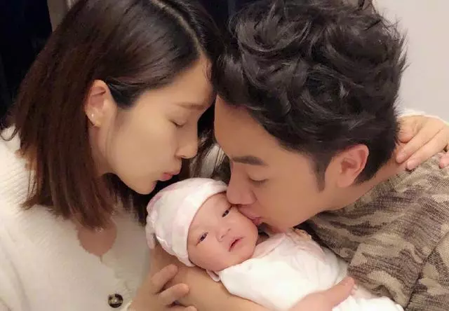 王祖藍女兒正臉照，鼻樑高挺櫻桃小嘴，女兒側臉清晰鼻子像極了爸爸 