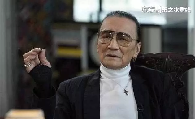 張柏芝大兒子對著爺爺謝賢,認真評價爸媽,謝霆鋒樂壞了!