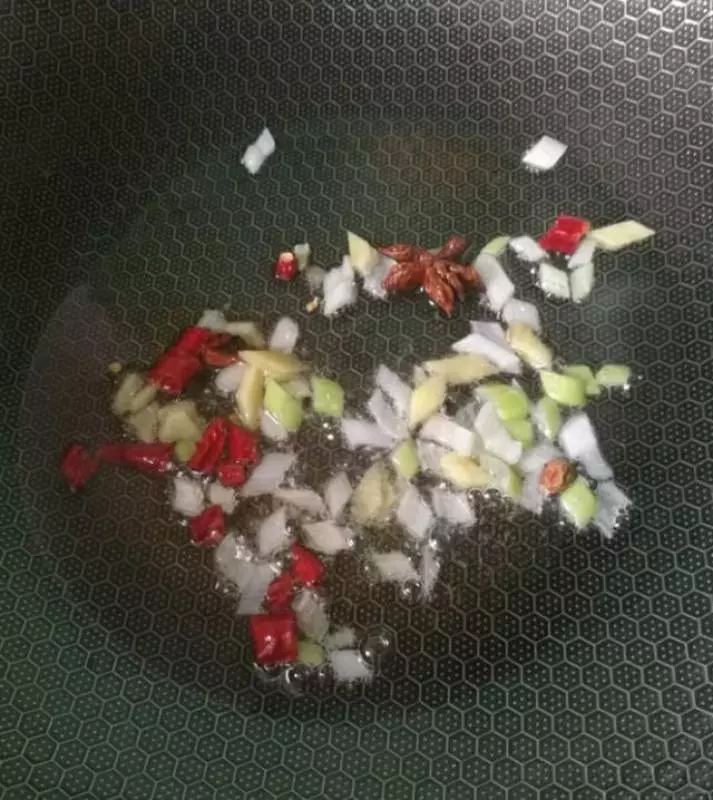 酒店大廚傳下來「客家梅菜扣肉」的秘方,想學不會都難,層次分明香氣濃鬱超好吃