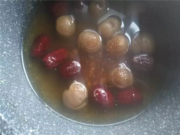 桂圓紅棗薑湯,暖身體、嫩皮膚,經常喝預防痛經、養氣色!