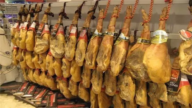 全球最貴火腿:一年限量80根,每根賣30000元!一根火腿得做10年