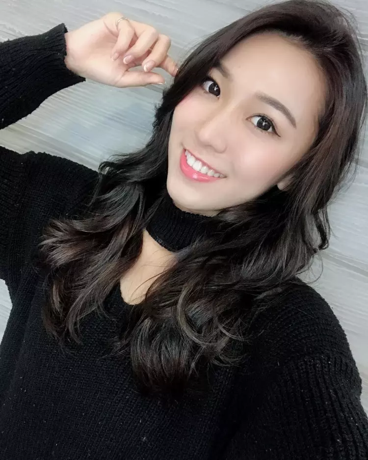 寶島自產U值啦啦隊正妹！一雙「逆天長腿」身材辣到爆...甜美笑容圈粉無數：愛上職棒了