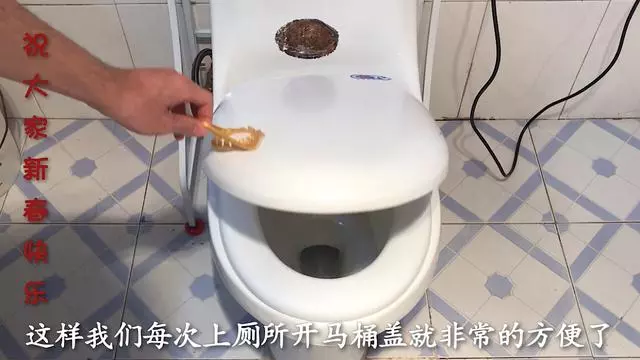 洗碗池裡一定要放個油桶提手,作用太棒了,全家人都搶著用 !