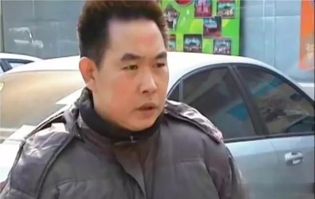 離婚16年後,前夫將她接回家與現任妻子同住,前妻的丈夫:侮辱我